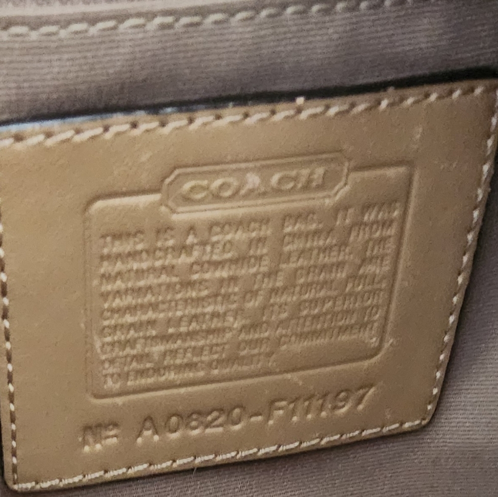Coach Hamptons Big Buckle Medium Beige Leather Hobo F11197 - Picture 4 of 16